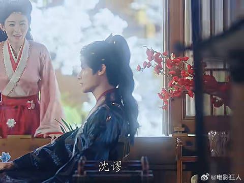 这救赎感在他黑白世界里她是唯一的彩色