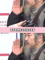 原来镜头是可以这么清晰的对准加害者的， 留学生 正义