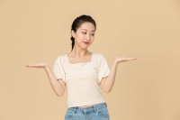 已婚男女暧昧一旦迈过这道坎，那就是板上钉钉的情人了