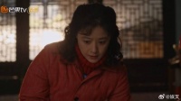 老吴结婚，宋莹打扮的像新娘子，不知道还以为抢风头呢 - 副本