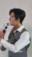 说吻戏都有印子了 哈哈