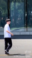 密逃新组合地板boys成团，四人跪地走位