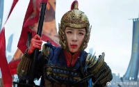 她既是公主，亦是将军，一人单挑北秦大军，即便身死也不投降！