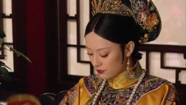 甄嬛成为太后，到底踩了多少人的尸体？