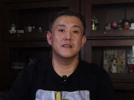 海外影片中，哪个角色名字让你笑出腹肌？