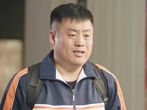 宋晓峰冒充学生去贷款，还真贷出来了！