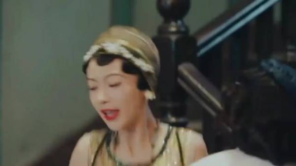 “绿茶女秘书为了上位，费劲心思～”吴谨言
