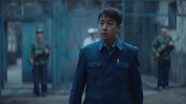 黄景瑜新剧重器，陈一众把代理书写在衣服上
