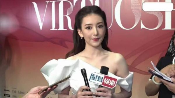 记者：你觉得郭富城着咩衫特別有型？