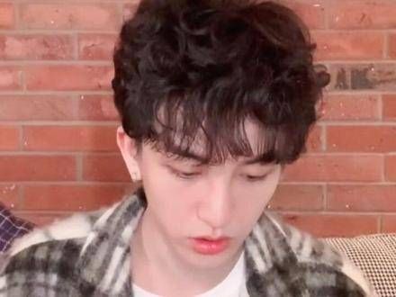 黄教授惊叹:“原来还能这么唱!”黄哥秒拨回电,笑到停不下来