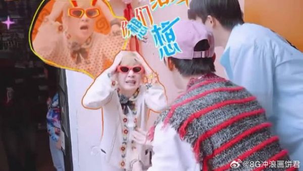 吴君如王星越花少借位接吻封神，演技氛围感拉满