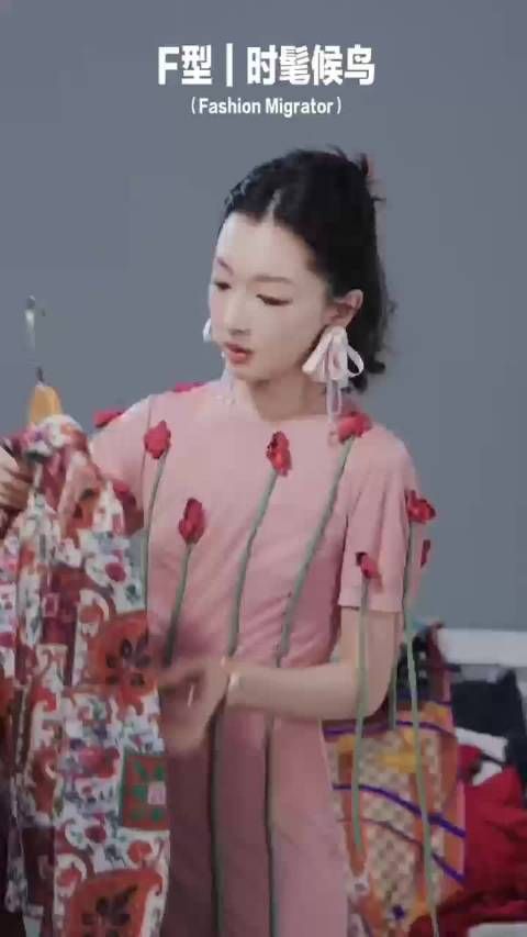 周冬雨花少8上厕所成梗，不造作性格如清流