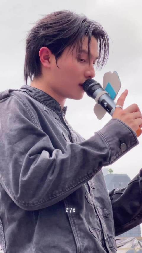 在jkp后面做完第一个动作然后就那样走到老公面前什么意思