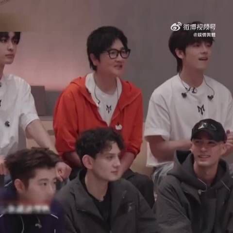 管健嘉晨演唱你的眼神撞脸蔡琴，开口瞬间氛围感拉满