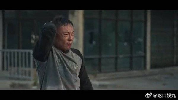 谢苗被两米大汉暴捶，尖峰对决，最爽最暴动作片来袭