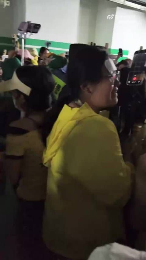 黄色绿色一家亲