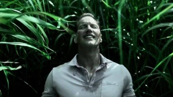 比《恐怖游轮》还精彩？被低估的烧脑神作《高草丛中》