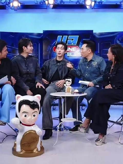 鲨鱼谈邀请William游泳，婚后相约同游