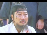 为救儿子向仇人下跪，换来的却是转身一箭