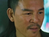 劫匪逃亡误入狼窝，这车谁敢坐？