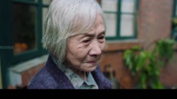 教授女儿患上痴呆，八旬母亲拼命守护，海边共舞结局看哭无数人 妈妈