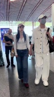 董璇张维伊十指紧扣走机场获认可