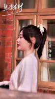原来邹元清居然是闫妮女儿！母女俩连抬眼的弧度都一毛一样，这基因也太绝了