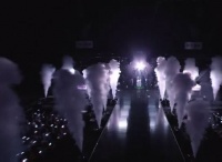 唐九洲失误似设计，闯祸实习生贴合舞台风格