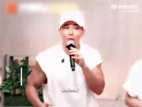 刘畊宏全开麦真唱，拼尽全力舞台动人