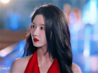 这一段女主穿红裙子好有魅力 飞到我心上