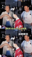 胡军李乃文育儿观相反，却统一战线照顾陈丽君