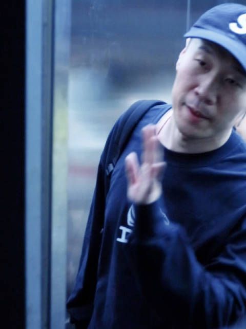 “等会儿 还差一位！”