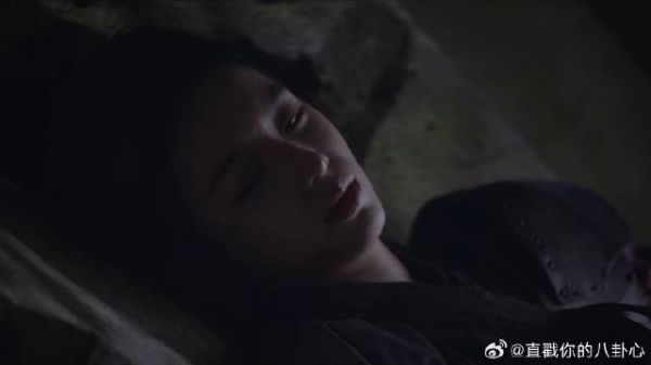 锦月如歌：胖子新兵被狼围困，女老大拼死相救，自己却命悬一线