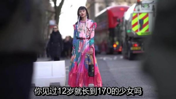 杨幂刘恺威女儿12岁长成170cm少女，素颜街头照惊艳全网