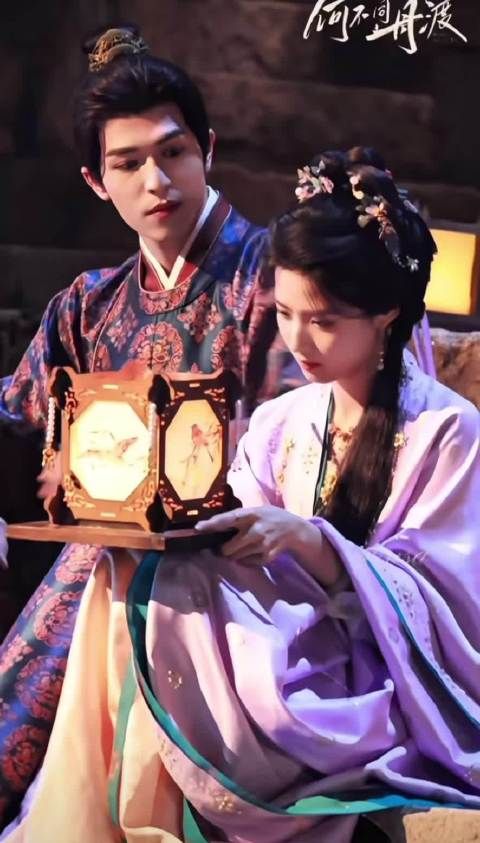 这男配不讲武德，居然偷亲女主 感觉蛮膈应的，官配不是唯一啊