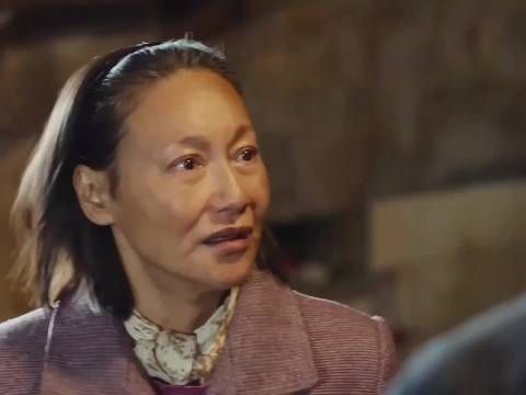 假孙女哭着坦白身份，奶奶崩溃寻找真孙女