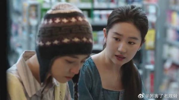 同一间病房，忽然有人被拉去抢救，冰冷的氛围