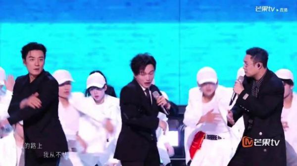 叶润泽小沈阳李光洁合作《拖拉机》获赞今晚最佳