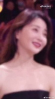 开播即爆，花少 8 首映 15h 播放破千万，无数网友蹲守更新，讨论度居高不下