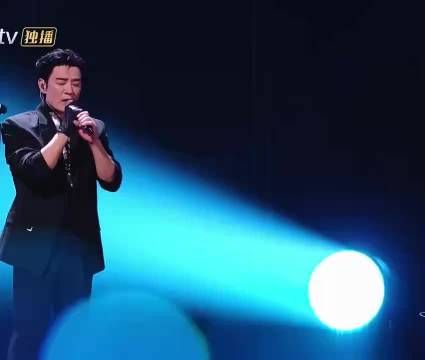 逛遍各个训练室，四处观摩其他哥哥练习，李光洁也算是另一种沉浸式备战