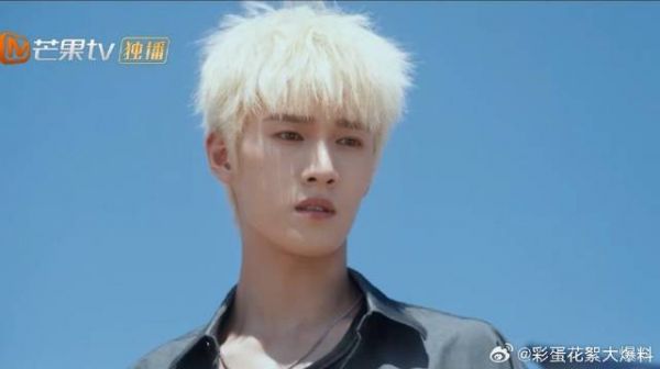邢武追小偷，晴也看到白发杀马特扎堆了