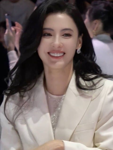 张柏芝原生脸长得实在的太好了，现在即便老了只需稍微做点医美就能立马美回来