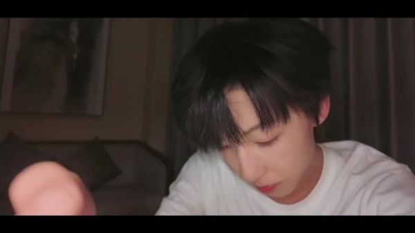 杨博文更新剧组生活vlog里背景音疑似有人说脏话，真的假的？