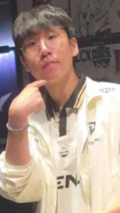 好狗好狗 ྀི：emi_instixt