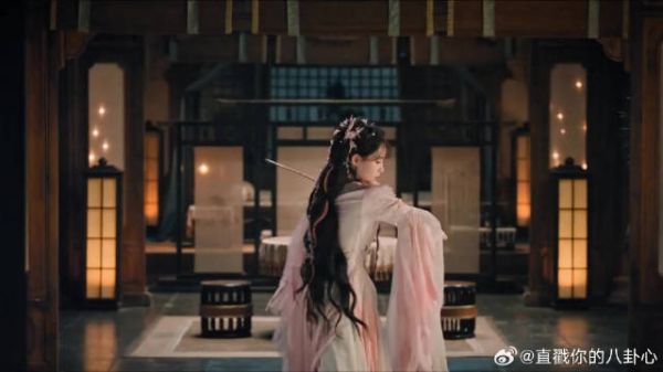 月下妖影现世，江湖再起波澜