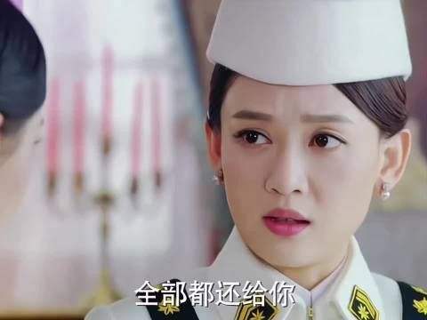 “萧晗，你回头看看真心为你的欧阳教官呀”