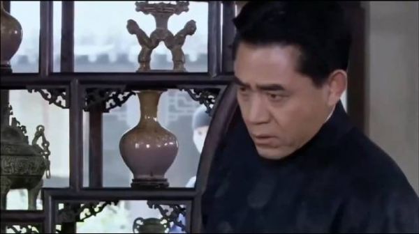 大宅门：七爷给富商看病，不吃药抓起古董就摔，不料老头立马好了