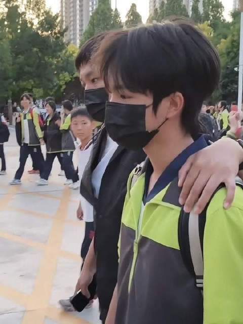 真无奈啊,各位请别再起哄啦