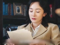 他设置关卡试探，严查出城抓捕地下党