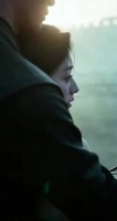 观《砚边青梅》有感：致阿薇——一束不熄的光